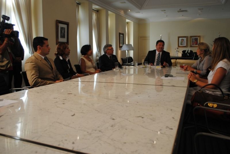 Assinatura Protocolo de Intenções para criação do CEAV