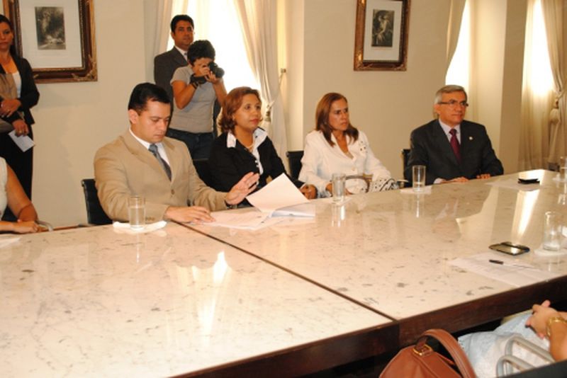 Assinatura Protocolo de Intenções para criação do CEAV