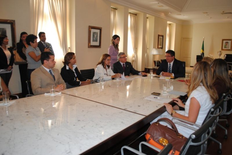 Assinatura Protocolo de Intenções para criação do CEAV