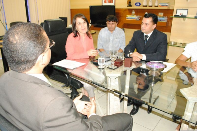 Assinatura do termo de cooperação técnica entre a DPE e a Sectec 