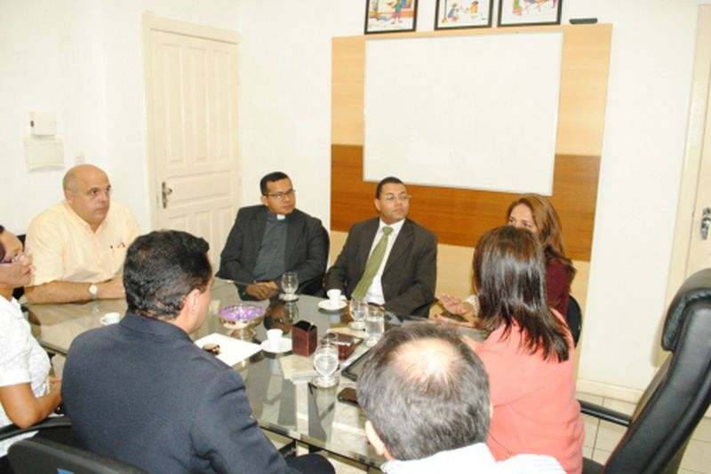 Assinatura do termo de cooperação técnica entre a DPE e a Sectec 