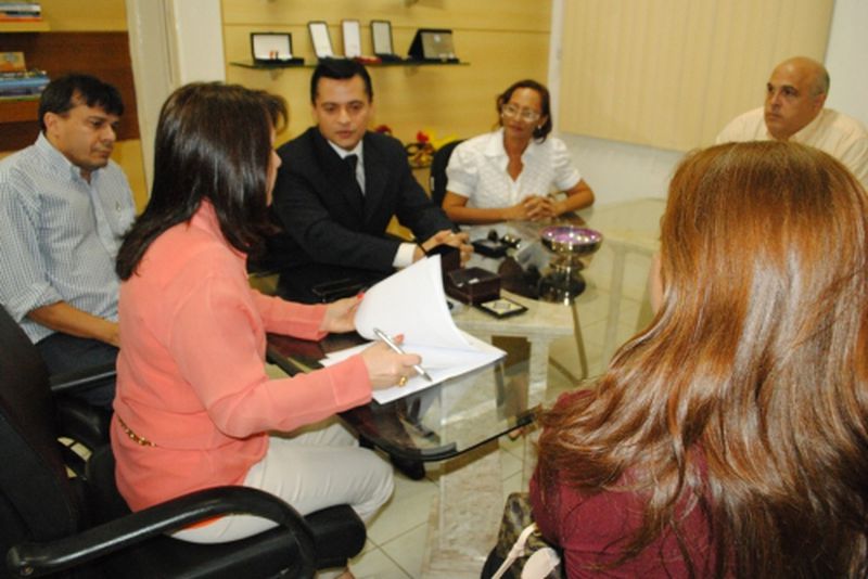 Assinatura do termo de cooperação técnica entre a DPE e a Sectec 