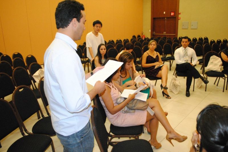 Reunião de assistentes sociais e psicólogos de Defensorias Públicas no AIDEF