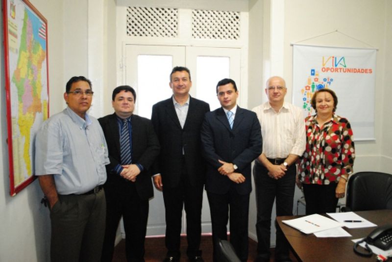 Assinatura termo de cooperação entre DPE e Sedes