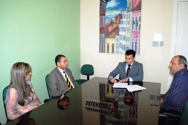 Defensoria e EGMA firmam convênio visando capacitação