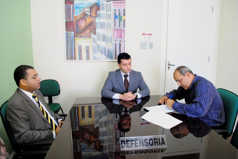 Defensoria e EGMA firmam convênio visando capacitação