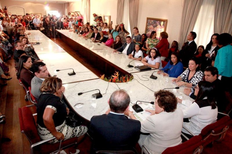 Adesão ao Programa Mulher, Viver sem Violência 