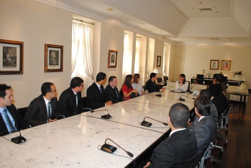 Defensores empossados reunidos com a governadora Roseana Sarney