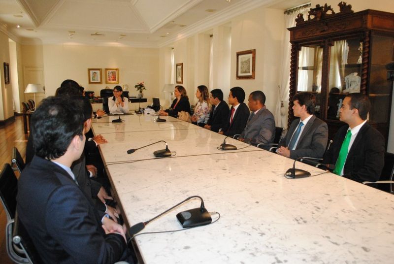 Defensores empossados reunidos com a governadora Roseana Sarney