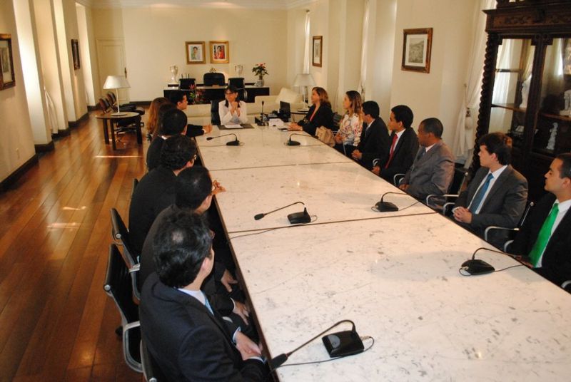 Defensores empossados reunidos com a governadora Roseana Sarney