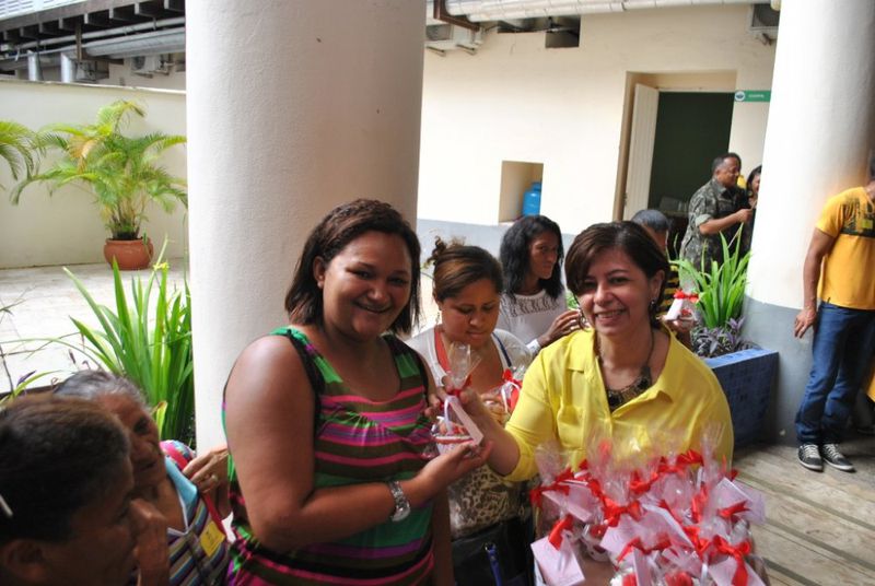 Homenagem ao Dia das Mães na DPE