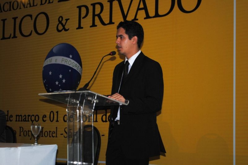 Defensor público lança livro sobre Direito Judiciário